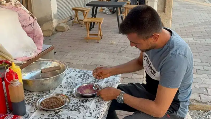 Toros Dağları’ndan Topladığı Nadir Bitkileri 50 TL’ye Satıyor